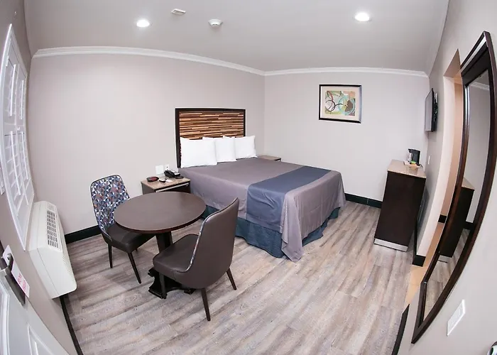 Diamond Bell Inn&Suites