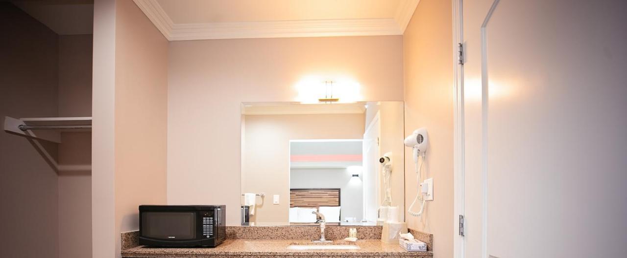 Diamond Inn&suites Motel