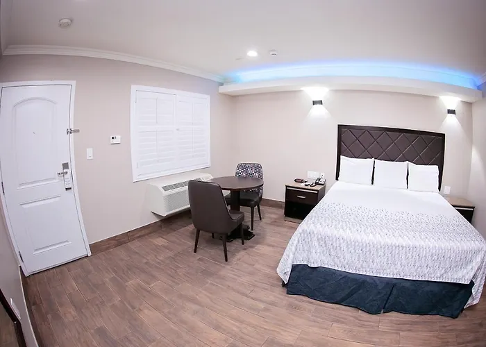 Diamond Bell Inn & Suites