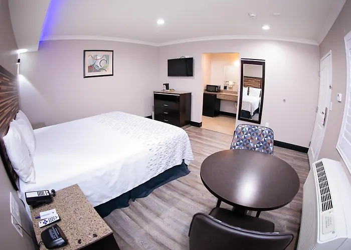 Diamond Bell Inn & Suites
